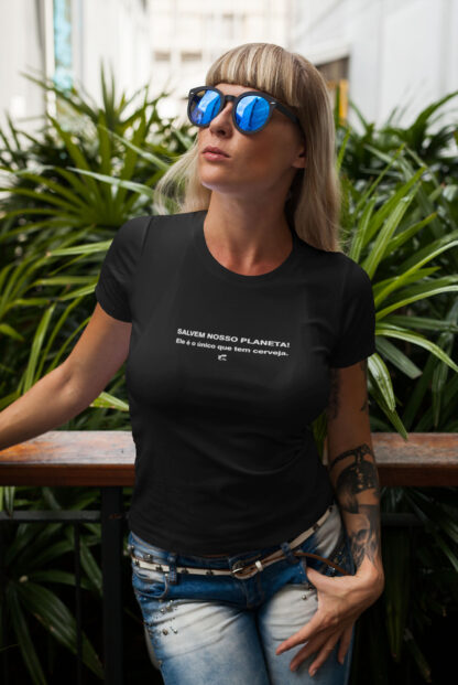 Quero Camisa - Camisas Personalizadas - Capitão Gecko - Salvem nosso planeta, ele é o único que tem cerveja